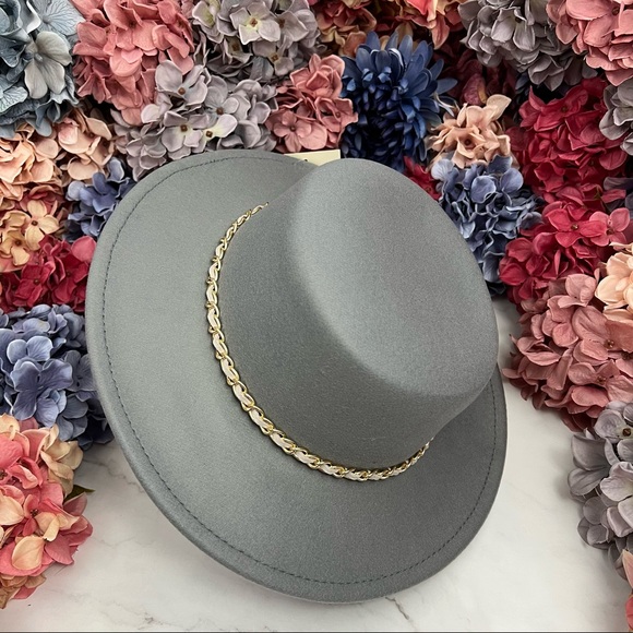 Wide Brim Stone Gray Felt Fedora with Gold Chain - Picture 2 of 9